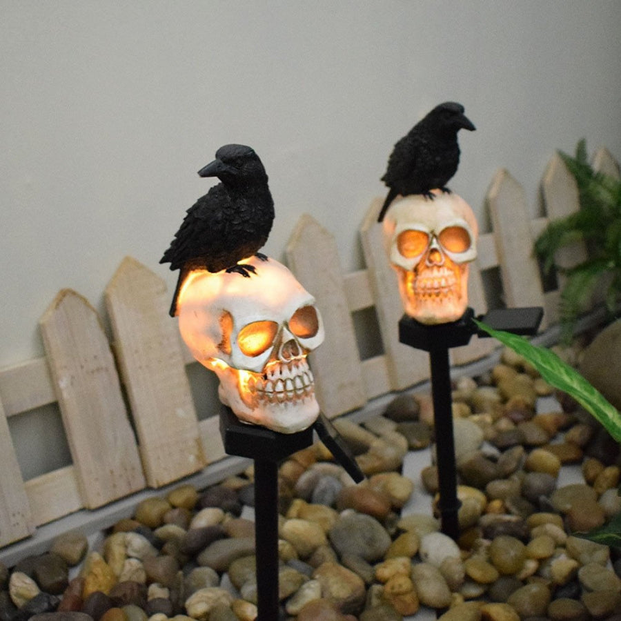 Solar Skull Light - Eco-Friendly Halloween Outdoor Decoration, Solar-Powered LED Skull for Garden, Patio, and Walkways