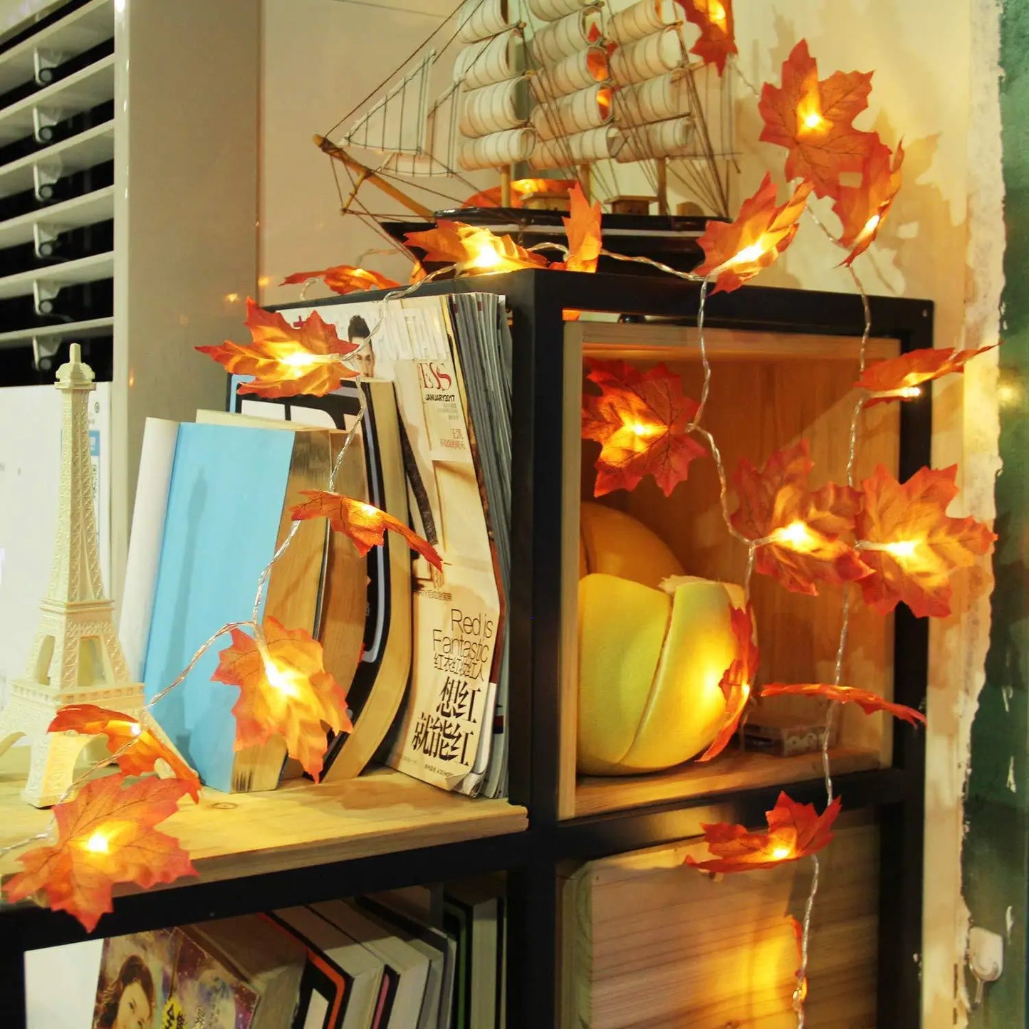 2/3/6M LED Maple Leaf String Lights - Festive Autumn Garland for Halloween, Thanksgiving, and Christmas Decorations